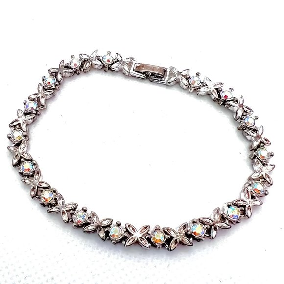 Premier Designs Floral Crystal Bracelet - Picture 2 of 3